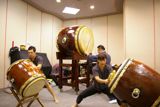 息を止め、構えから始まる様子は武道と似ている